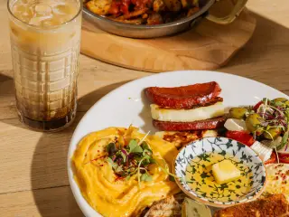 Frame Cafe & Bar